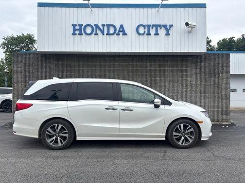 Platinum White Pearl 2022 Honda Odyssey Touring