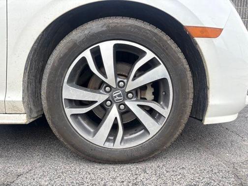 Platinum White Pearl 2022 Honda Odyssey Touring