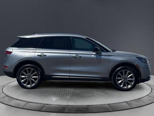 Silver Radiance Metallic 2022 Lincoln Corsair Standard