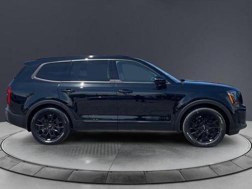 Ebony Black 2022 Kia Telluride SX