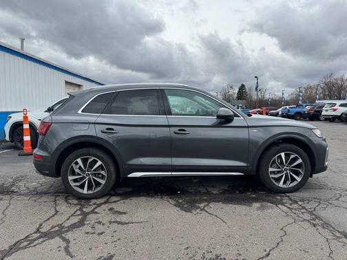 2022 Audi Q5 45 S line quattro Premium
