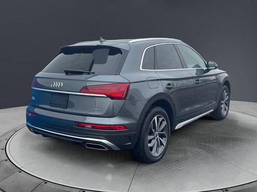 2022 Audi Q5 45 S line quattro Premium