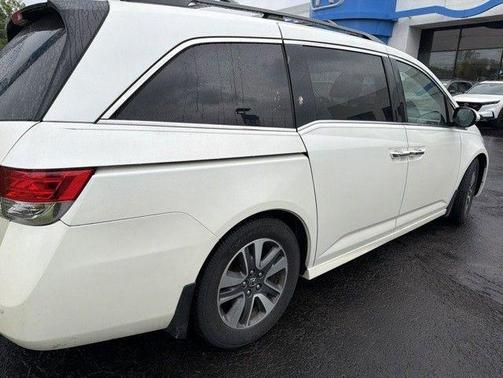 White Diamond Pearl 2016 Honda Odyssey Touring