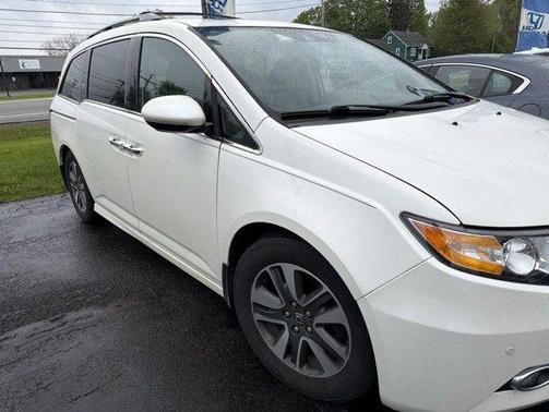 White Diamond Pearl 2016 Honda Odyssey Touring