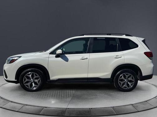 Crystal White Pearl 2021 Subaru Forester Premium