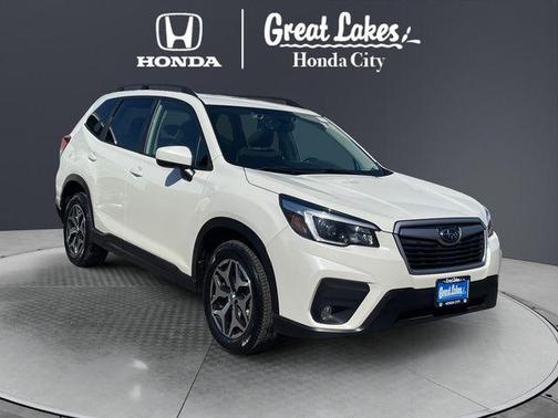 Crystal White Pearl 2021 Subaru Forester Premium