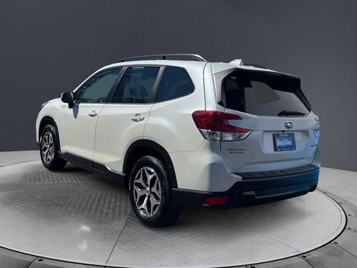 Crystal White Pearl 2021 Subaru Forester Premium