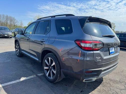 Modern Steel Metallic 2023 Honda Pilot Touring