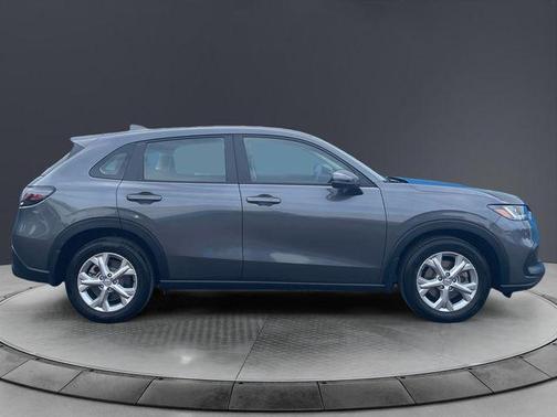 Modern Steel Metallic 2025 Honda HR-V LX