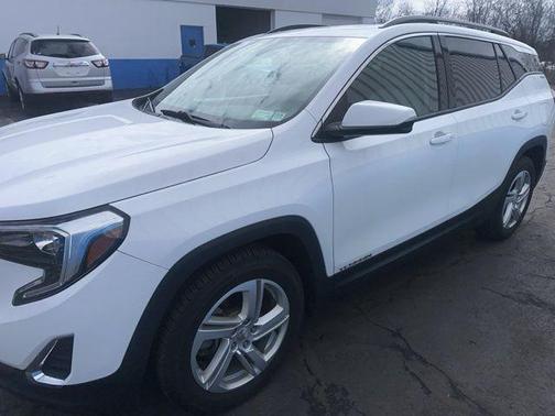 White 2019 GMC Terrain SLE