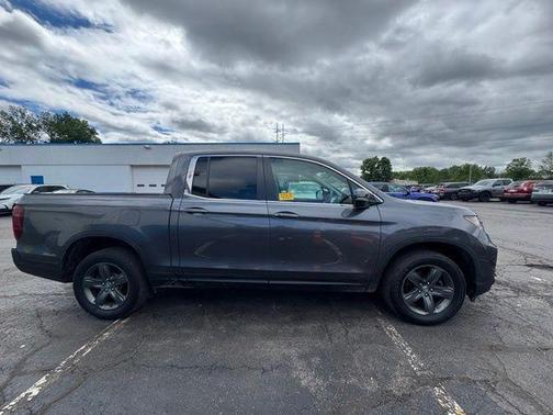 Modern Steel Metallic 2023 Honda Ridgeline RTL