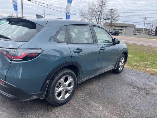 Pearl 2024 Honda HR-V LX