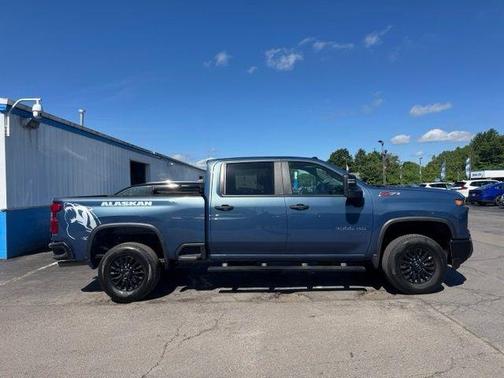 Lakeshore Blue Metallic 2025 Chevrolet Silverado 3500 WT