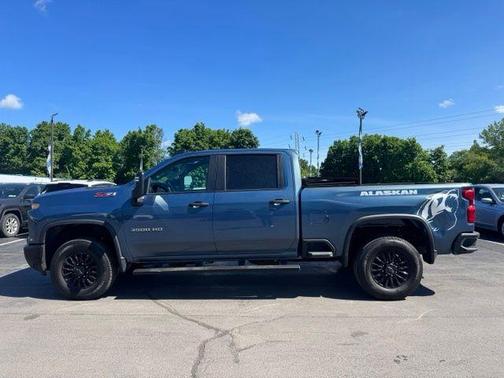 Lakeshore Blue 2025 Chevrolet Silverado 3500 WT