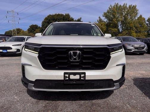 Platinum White Pearl 2024 Honda Pilot Elite