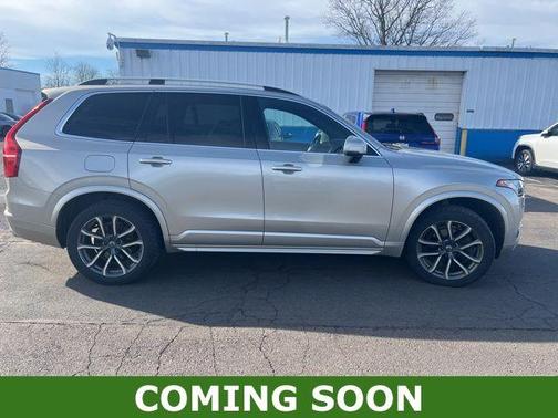 2016 Volvo XC90 T6 Momentum