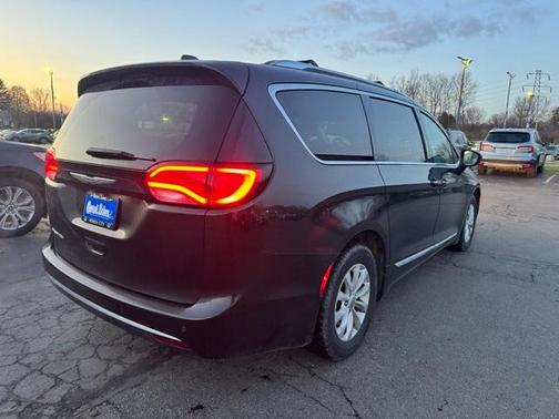 2019 Chrysler Pacifica Touring-L