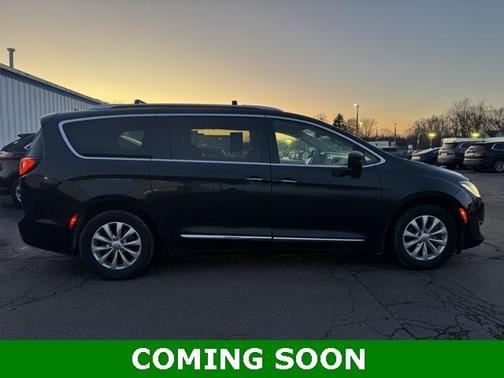 2019 Chrysler Pacifica Touring-L
