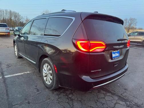 2019 Chrysler Pacifica Touring-L