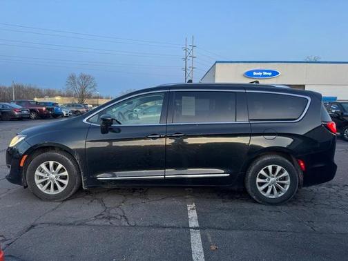 2019 Chrysler Pacifica Touring-L