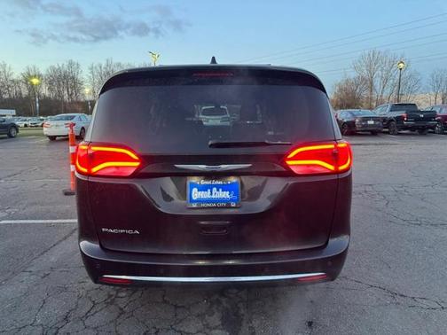 2019 Chrysler Pacifica Touring-L