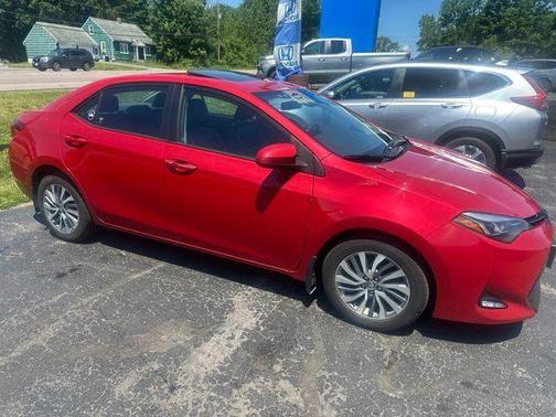 Barcelona Red Metallic 2018 Toyota Corolla XLE