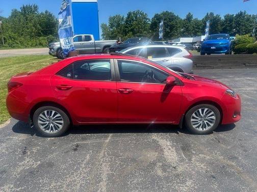 Barcelona Red Metallic 2018 Toyota Corolla XLE