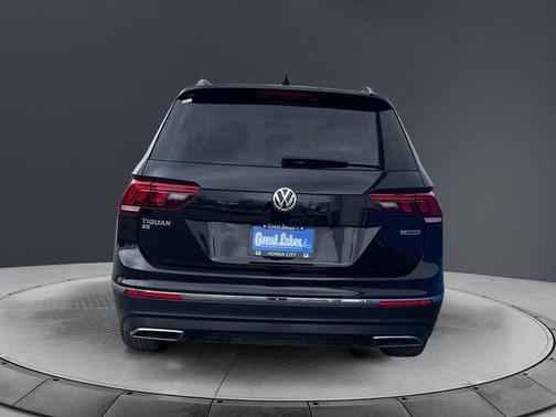 Deep Black Pearl Effect 2021 Volkswagen Tiguan 2.0T SE