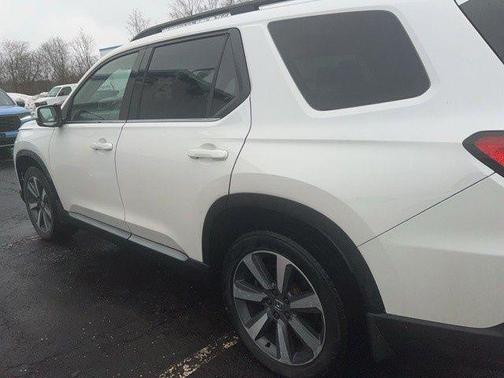 2023 Honda Pilot Touring