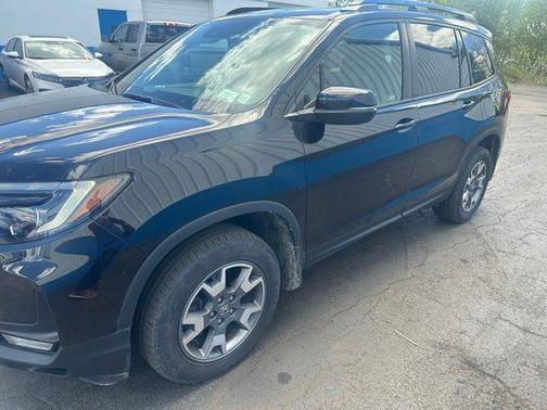 Crystal Black Pearl 2023 Honda Passport TrailSport