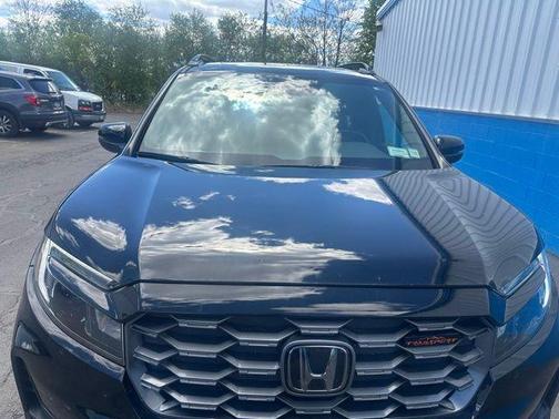 Crystal Black Pearl 2023 Honda Passport TrailSport