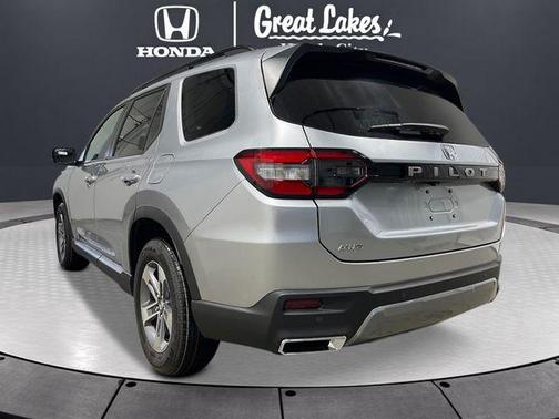 Solar Silver Metallic 2026 Honda Pilot EX-L