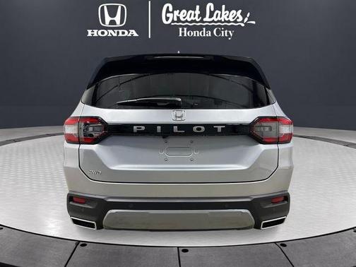 Solar Silver Metallic 2026 Honda Pilot EX-L