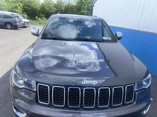Granite Crystal Clearcoat Metallic 2018 Jeep Grand Cherokee Limited