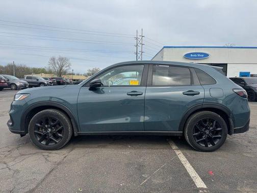 Pearl 2024 Honda HR-V Sport