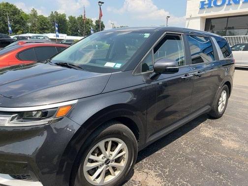 2023 Kia Carnival LX