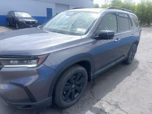 Modern Steel Metallic 2025 Honda Pilot Black Edition