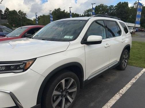 2023 Honda Pilot Touring