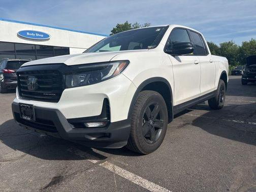 Platinum White Pearl 2023 Honda Ridgeline Black Edition