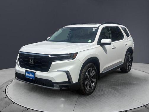 Platinum White Pearl 2023 Honda Pilot Touring