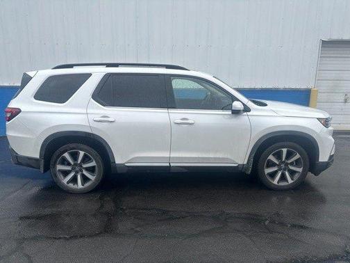 Platinum White Pearl 2023 Honda Pilot Touring