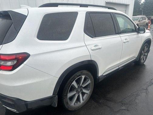Platinum White Pearl 2023 Honda Pilot Touring