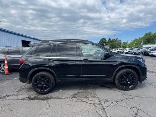 Crystal Black Pearl 2024 Honda Passport Black Edition