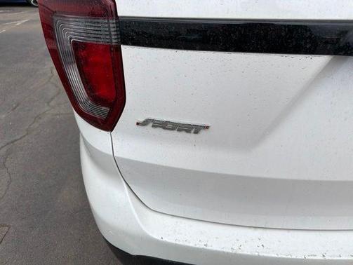 White Platinum Tri-Coat Metallic 2017 Ford Explorer sport
