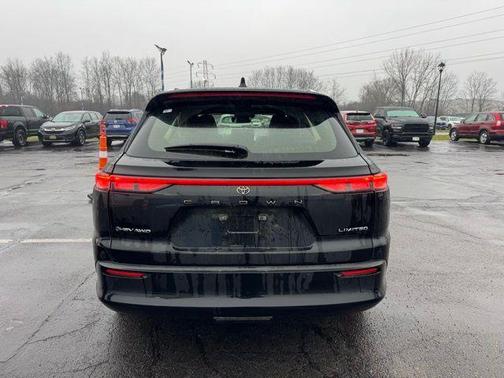 Black 2025 Toyota Crown Signia LIMITED