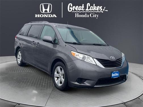 2011 Toyota Sienna Base