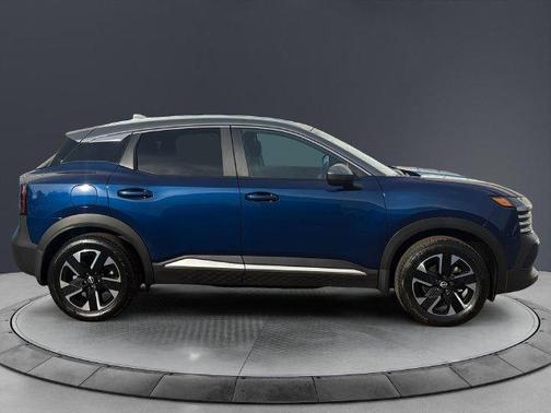 2t Blu Gry Roof 2025 Nissan Kicks SV