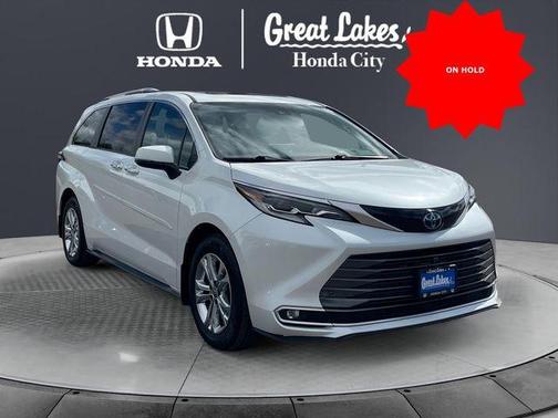 White 2022 Toyota Sienna Platinum 7 Passenger