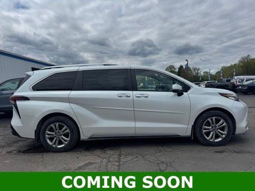 White 2022 Toyota Sienna Platinum 7 Passenger