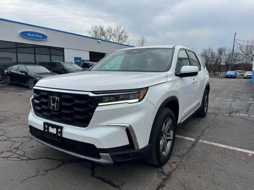 Platinum White Pearl 2025 Honda Pilot EX-L